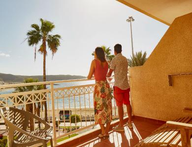 ¡Disfruta de tus vacaciones!  Coral Hotels